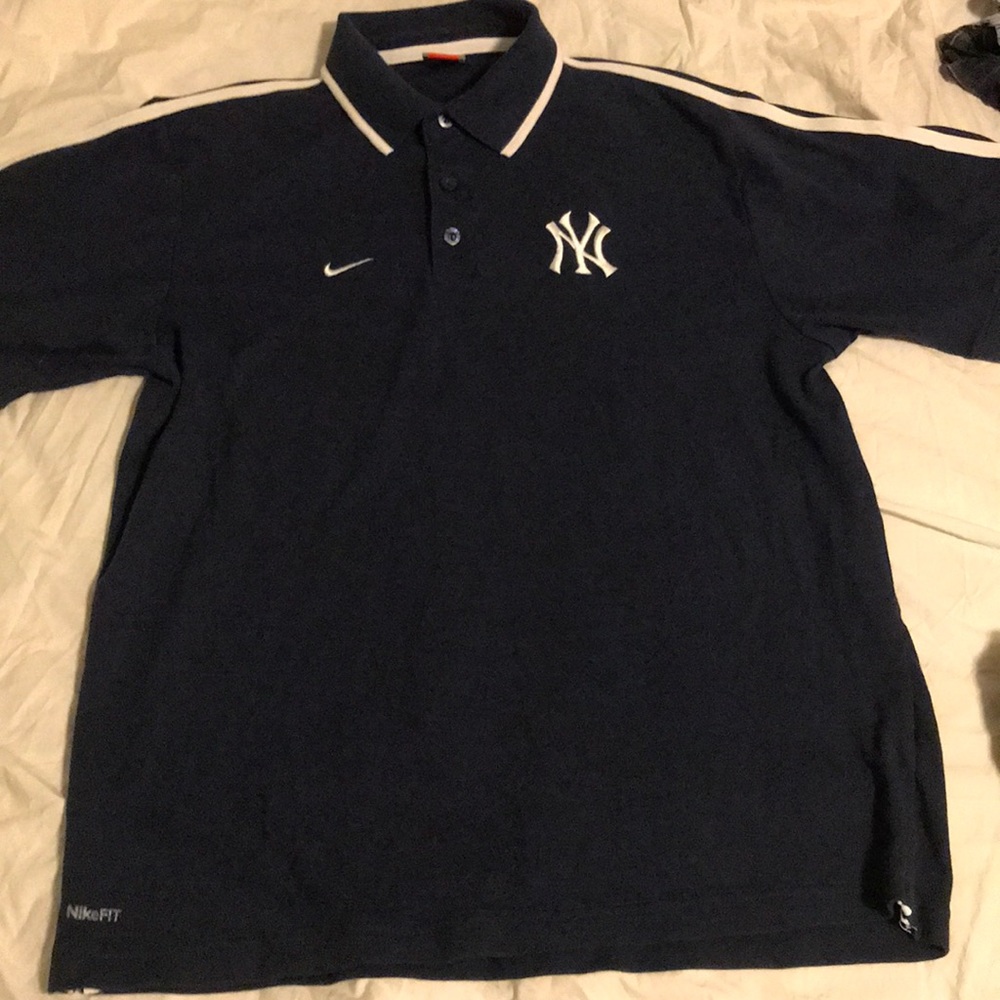 Nike / New York Yankees Polo ☘️